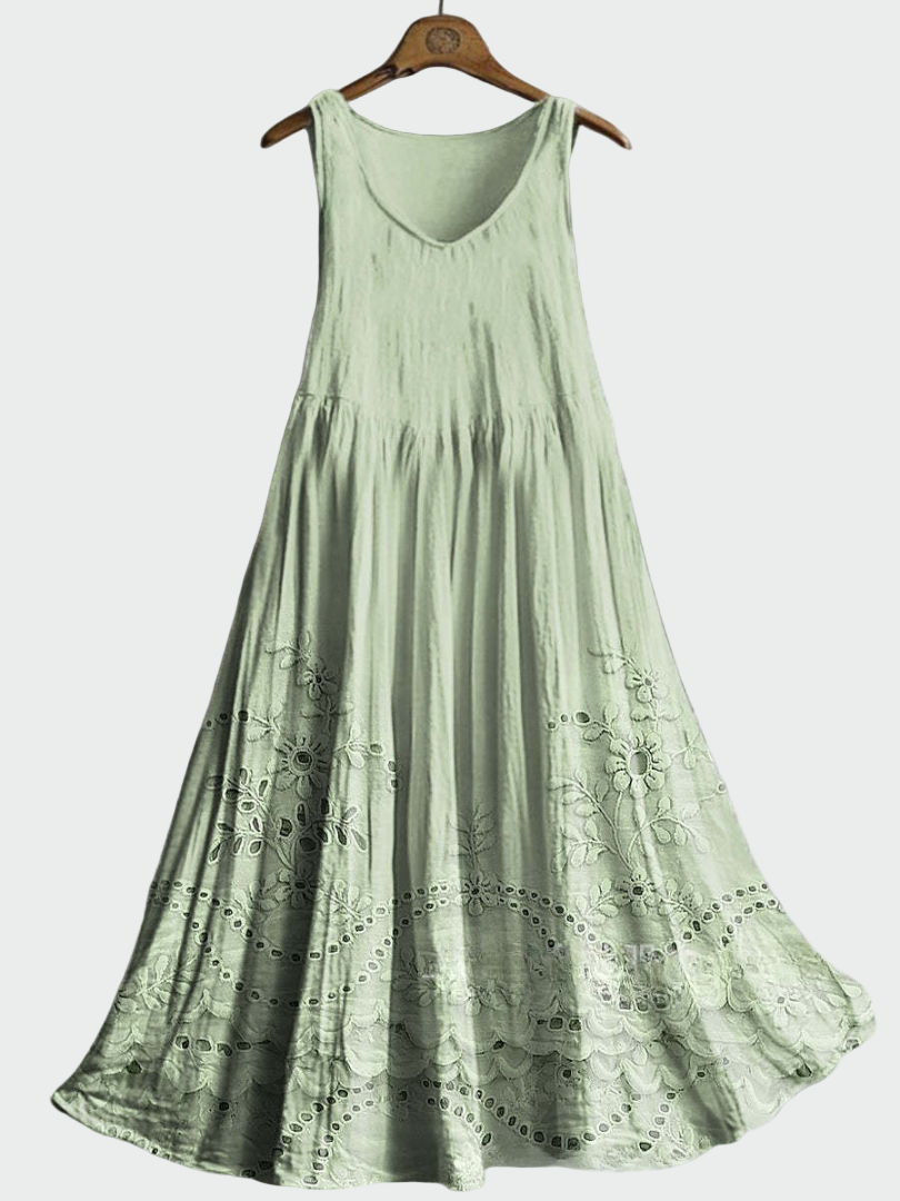 Robe Blanche en Broderie Anglaise