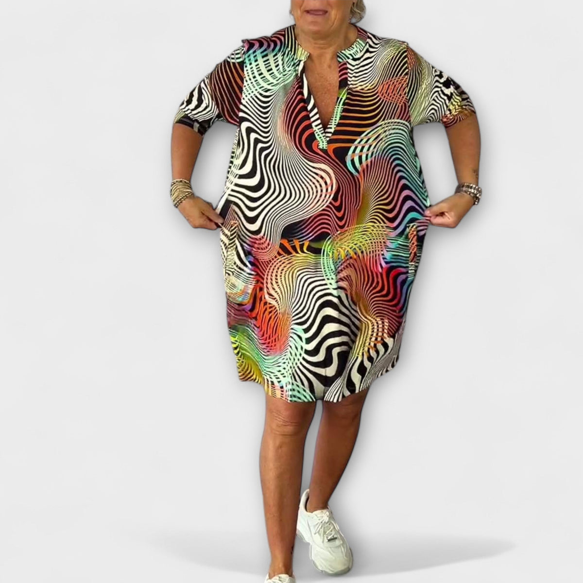 Liora - Robe Colorée à Col V et Motif
