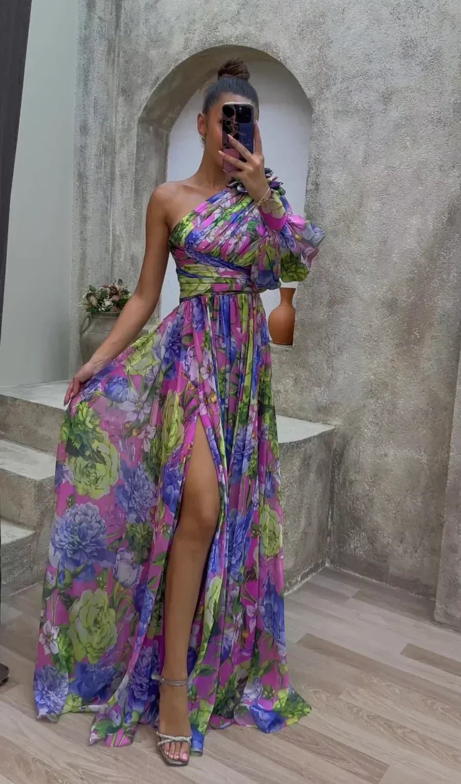 Whitney - Robe Longue Violette Une Épaule à Fleurs