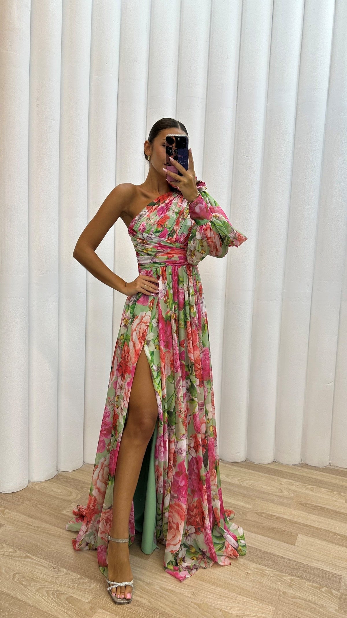 Whitney - Robe Longue Violette Une Épaule à Fleurs
