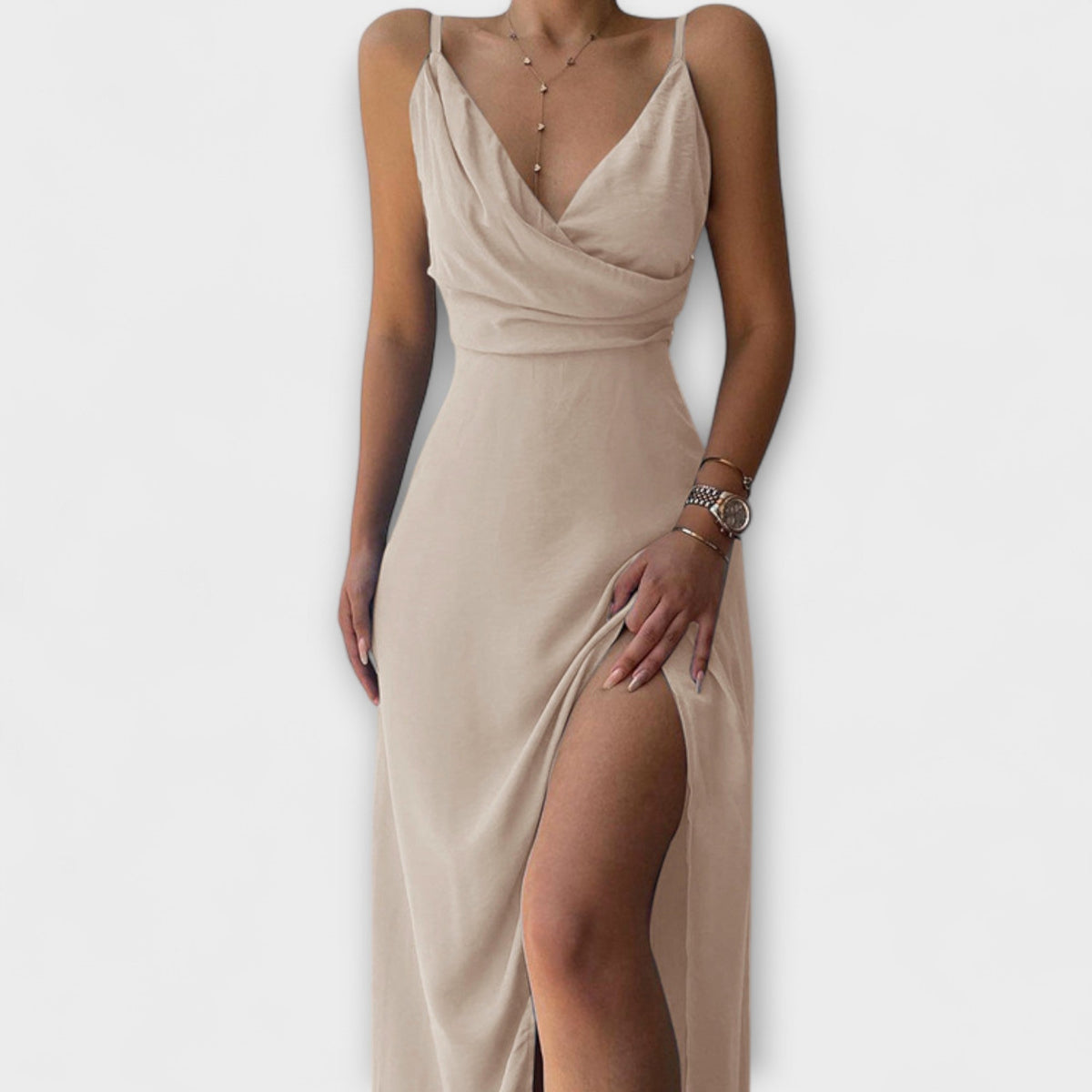 Lara - Robe en Satin Crème à Col V et Fente