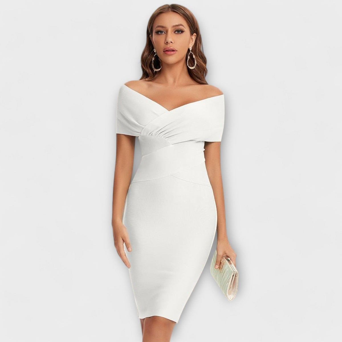 Robe Élégante Noire à Col V