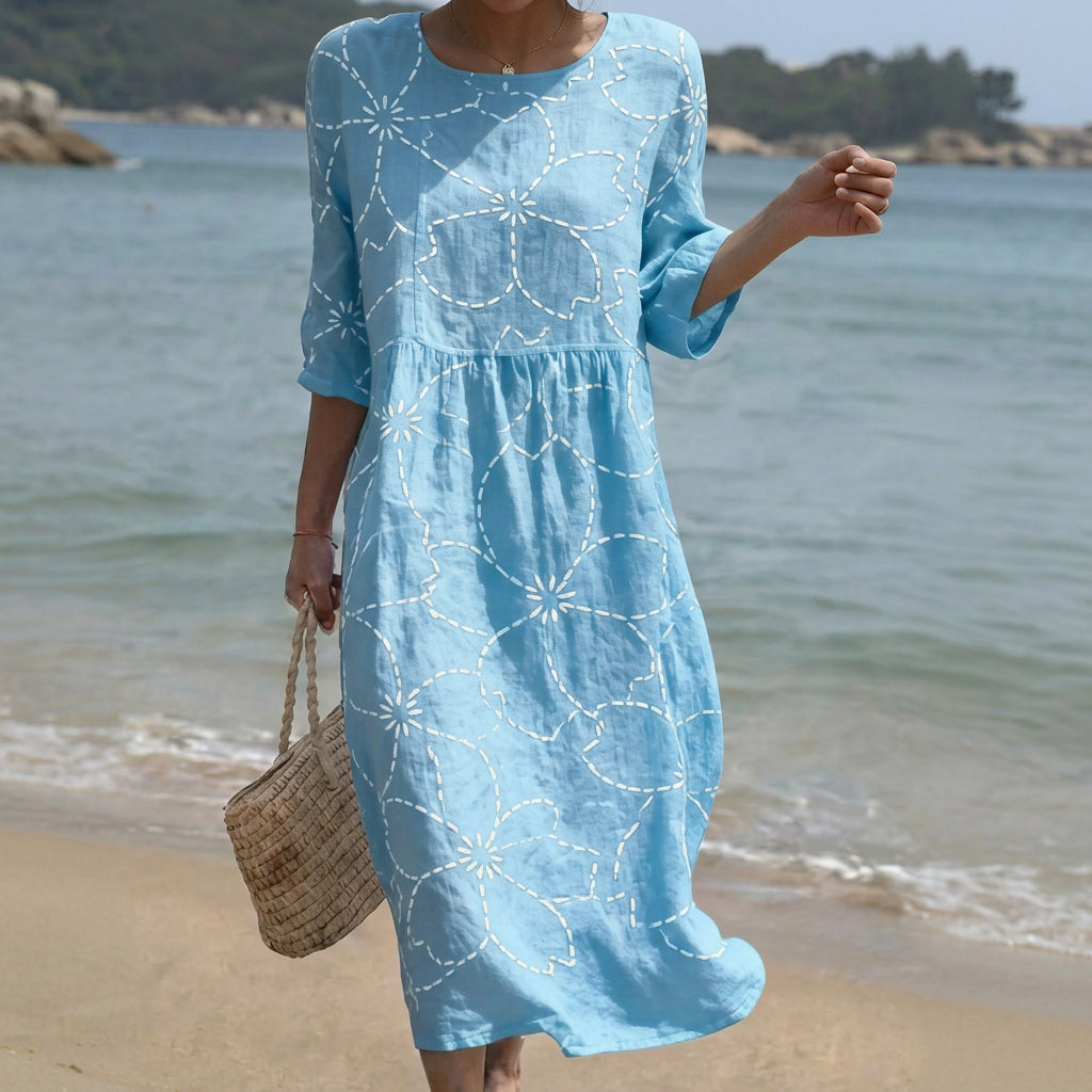 Joana - Robe Longue Bleu Clair à Broderie Délicate